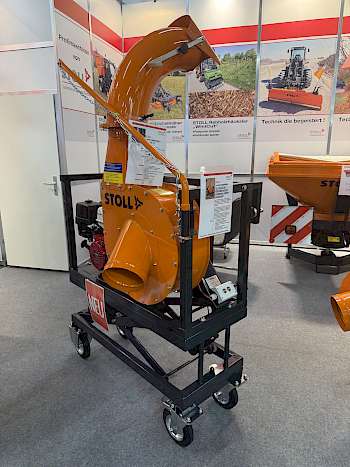Stoll Laubverladegebläse LVG 372 (Foto: Carl)