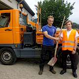 Unser neuer Azubi Steven Lehne übernimmt das Zepter von seinem Vorgänger Christopher Freund.