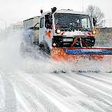 Schneepflug im kommunalen Winterdienst
